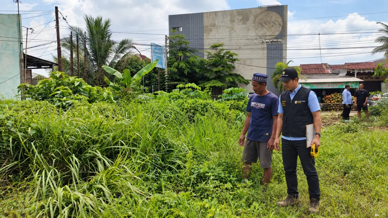 Pagar panel beton terpasang